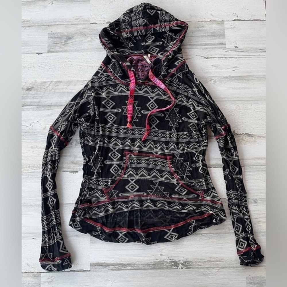 Y2K Gimmicks by BKE Womens Small Top Aztec Print Hoodie Lightweight Sweater‎